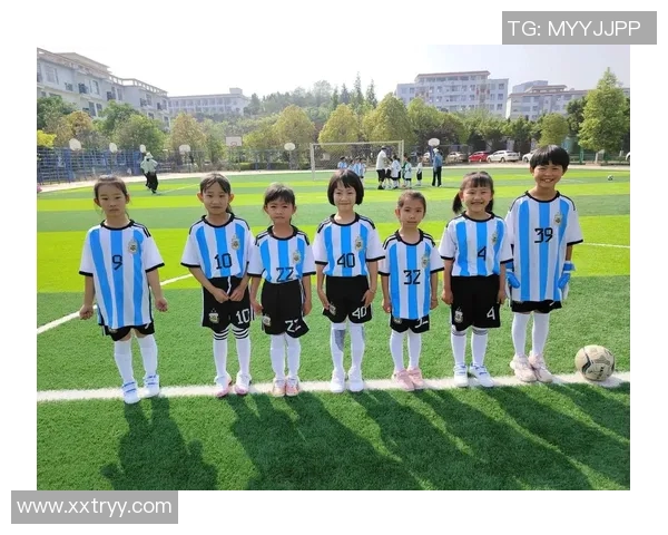 纹小11足球明星的成长之路与未来发展展望 纹小11足球明星的成长之路与未来发展展望